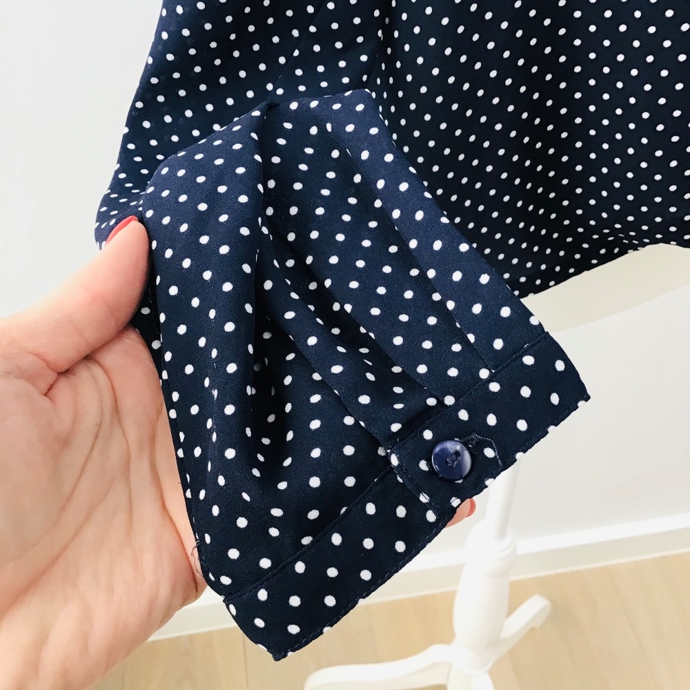 SPORTSGIRL size 10 long sleeved blouse, gathered V neck, dark blue w/white dots - Picture 6 of 8